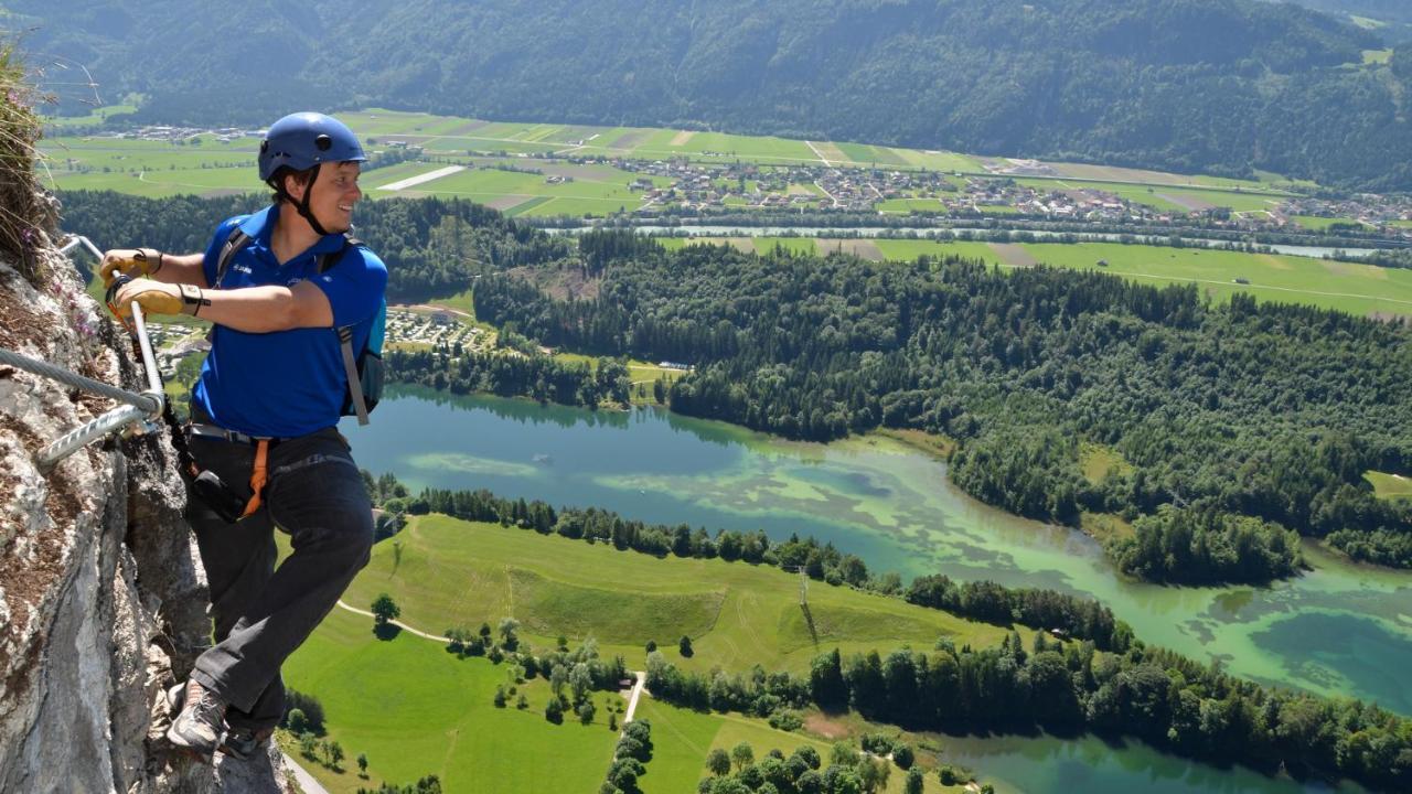 ホテル ペンション アルピナ ライト・イム・アルプバッハタール エクステリア 写真